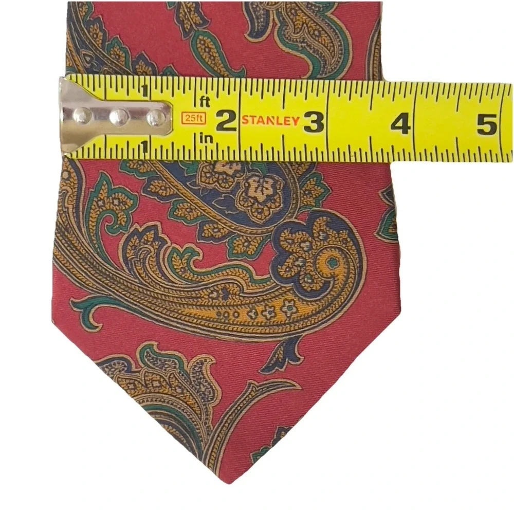 Tommy Hilfiger Necktie Men OS Red Excellent Silk Paisley Printed in Italy USA